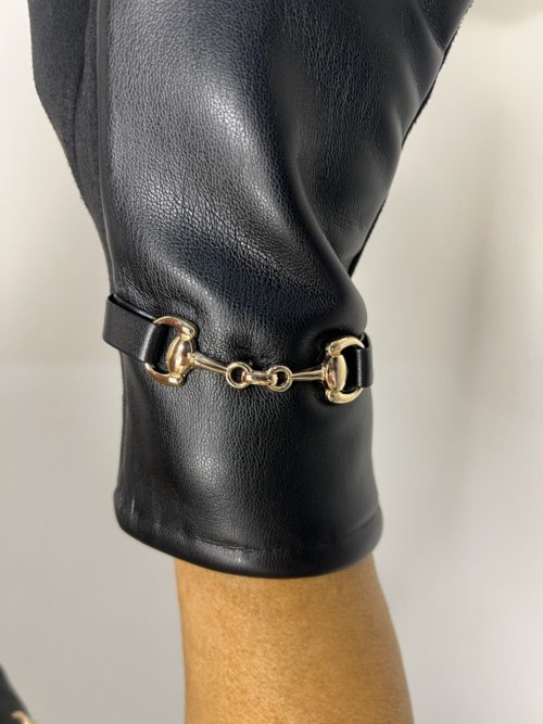 chain of gloves