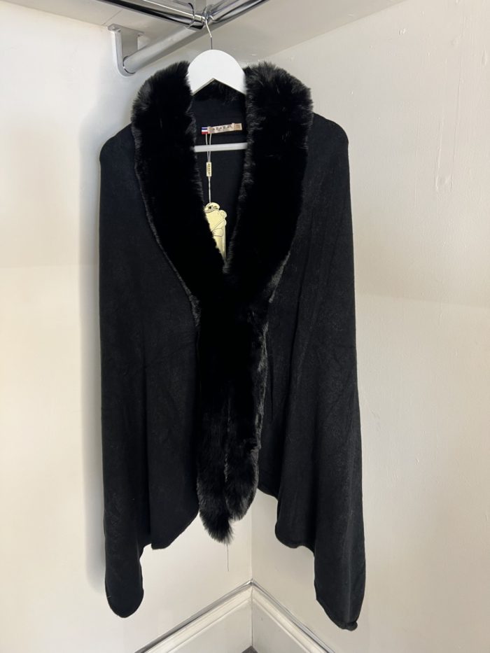 Faux Fur Detail Cape - Image 4