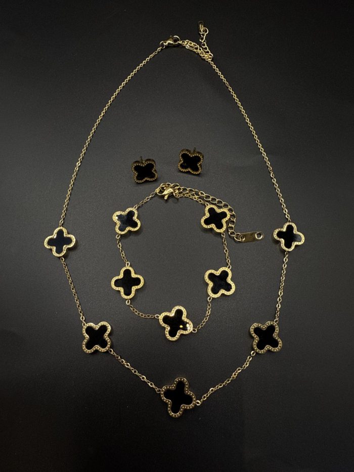 Black And Gold Clover Set